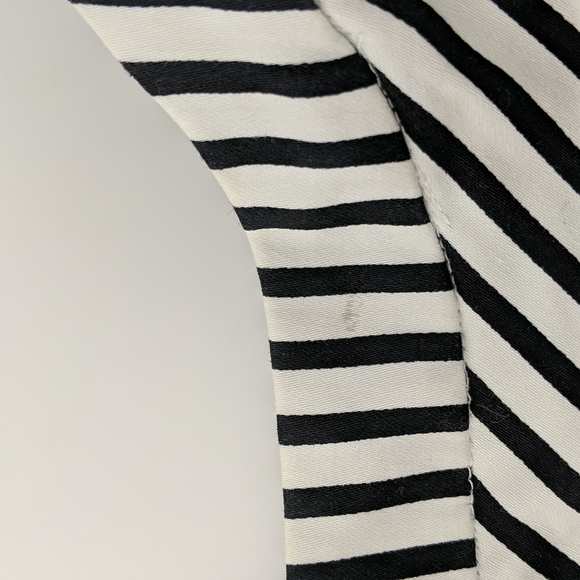 Queenspark Top Size 18 Black White Stripe Tie-up Halterneck Buttons Zip-up Back - Picture 9 of 9